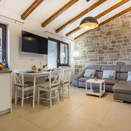 דירה Malcic 2 By Interhome