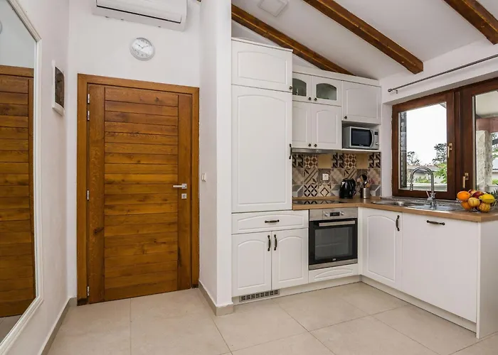 Malcic 2 By Interhome ויר