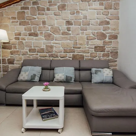 Malcic 2 By Interhome *